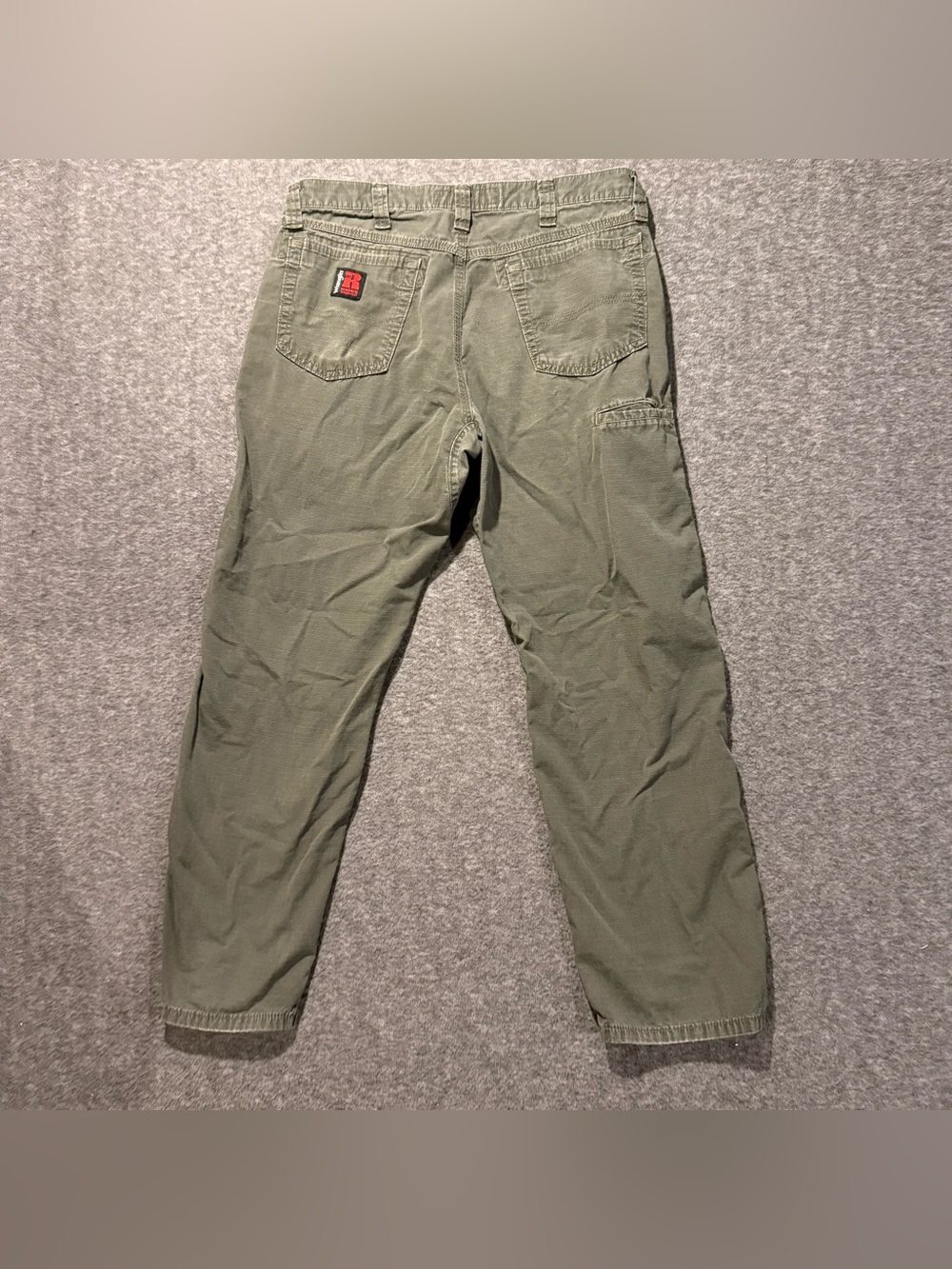 Wrangler Riggs Work Pants Mens 34x28 green tan comfort durable straight leg